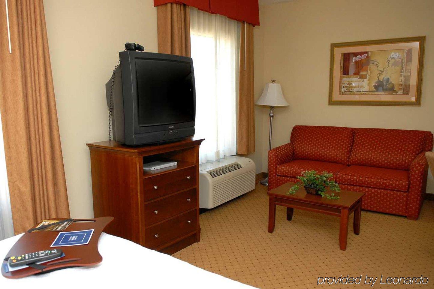 Hampton Inn & Suites Frederick/Fort Detrick Room photo